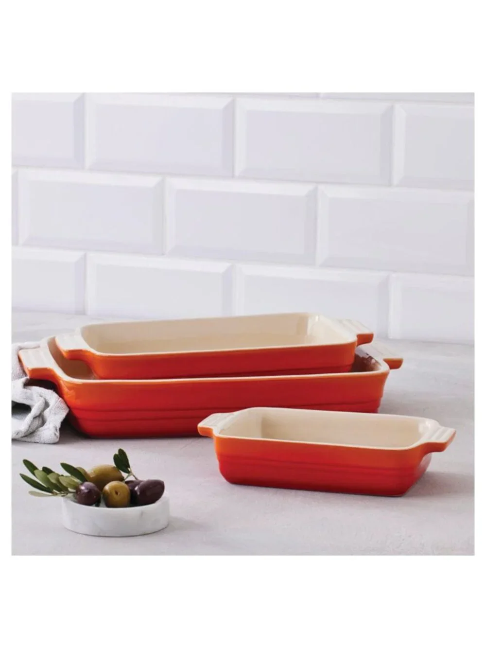 LE CREUSET Classic Stoneware Rectangular Baking Dish Carmin Red 25cm NWT